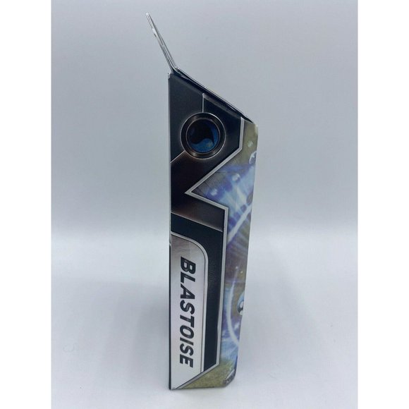 Pokémon TCG - V Battle Deck - Blastoise - (64 Cards) New - Factory Sealed - Picture 4 of 4